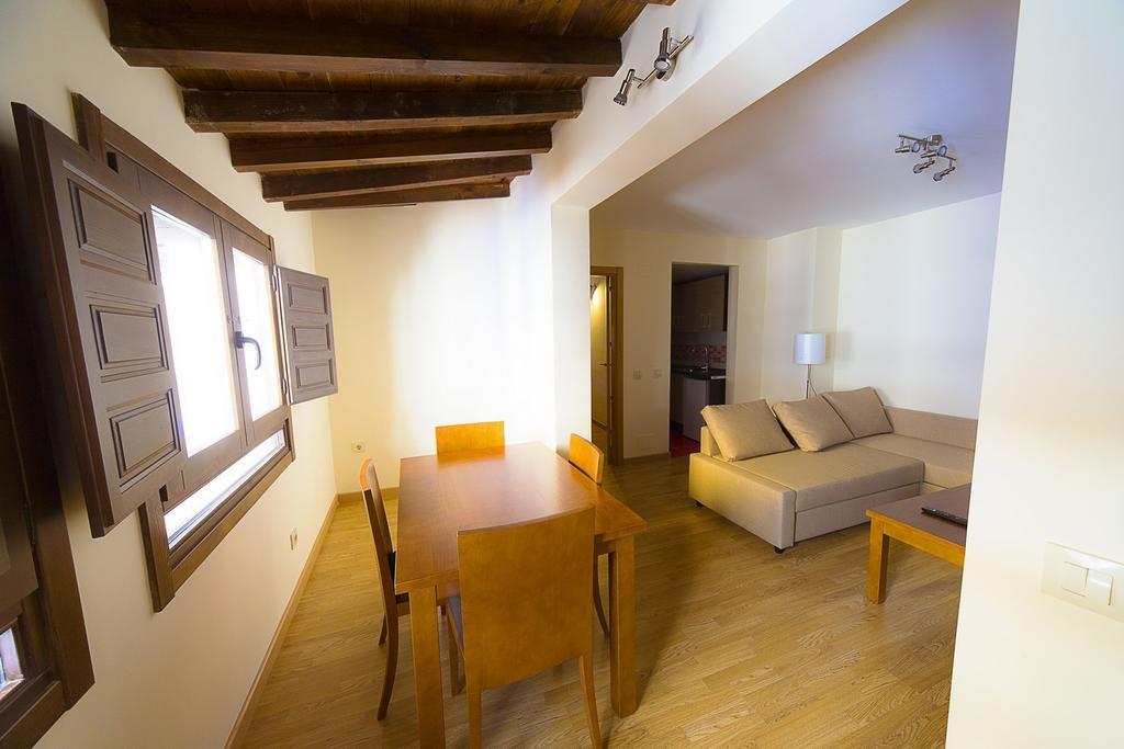 Apartamentos Del Casco Toledo Room photo